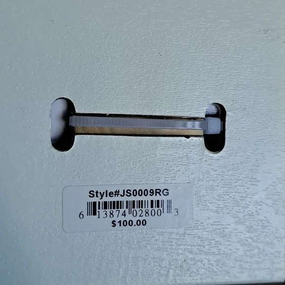 Rose gold watch - Picture 8 of 8